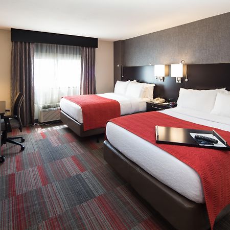 Holiday Inn Milwaukee Riverfront By Ihg Exterior photo