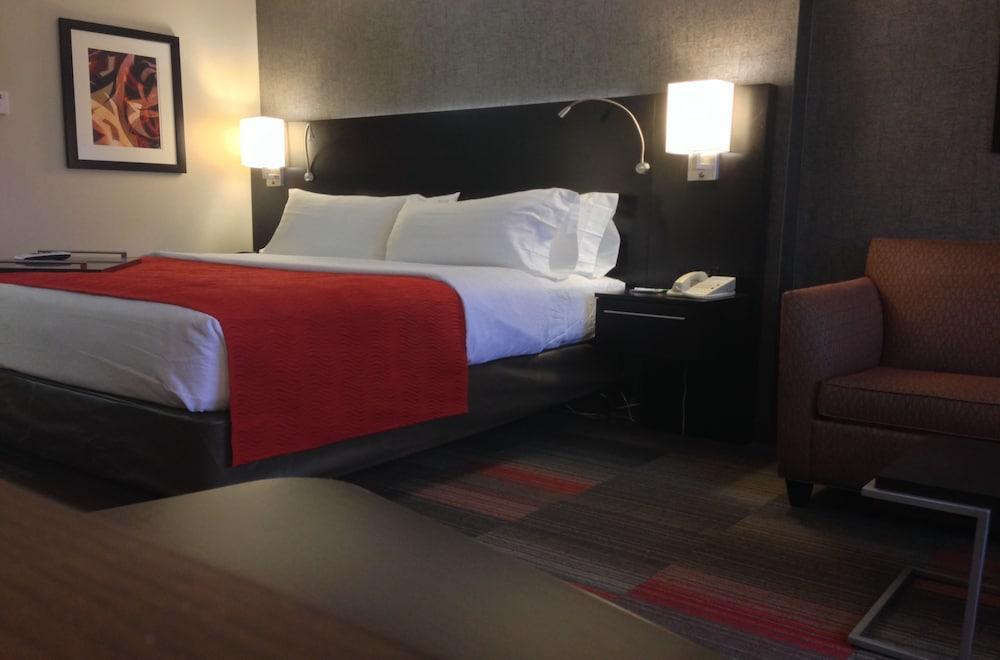 Holiday Inn Milwaukee Riverfront By Ihg Exterior photo