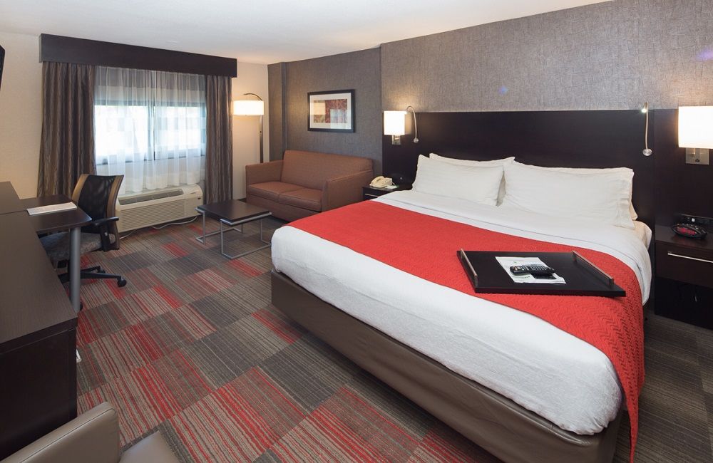 Holiday Inn Milwaukee Riverfront By Ihg Room photo
