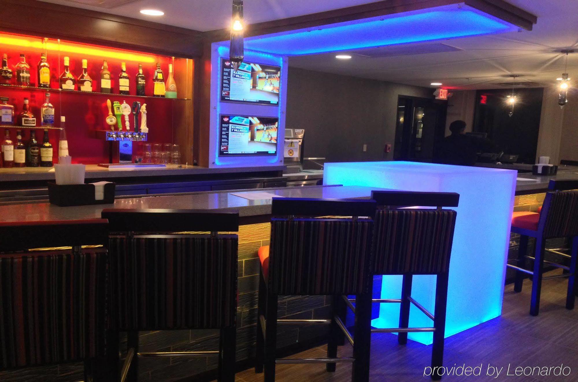 Holiday Inn Milwaukee Riverfront By Ihg Exterior photo